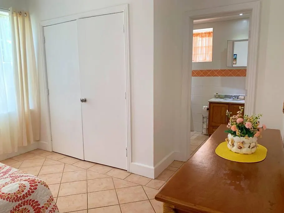 Jolly Holiday Apartment 1-A Jolly Harbour Antigua en Barbuda